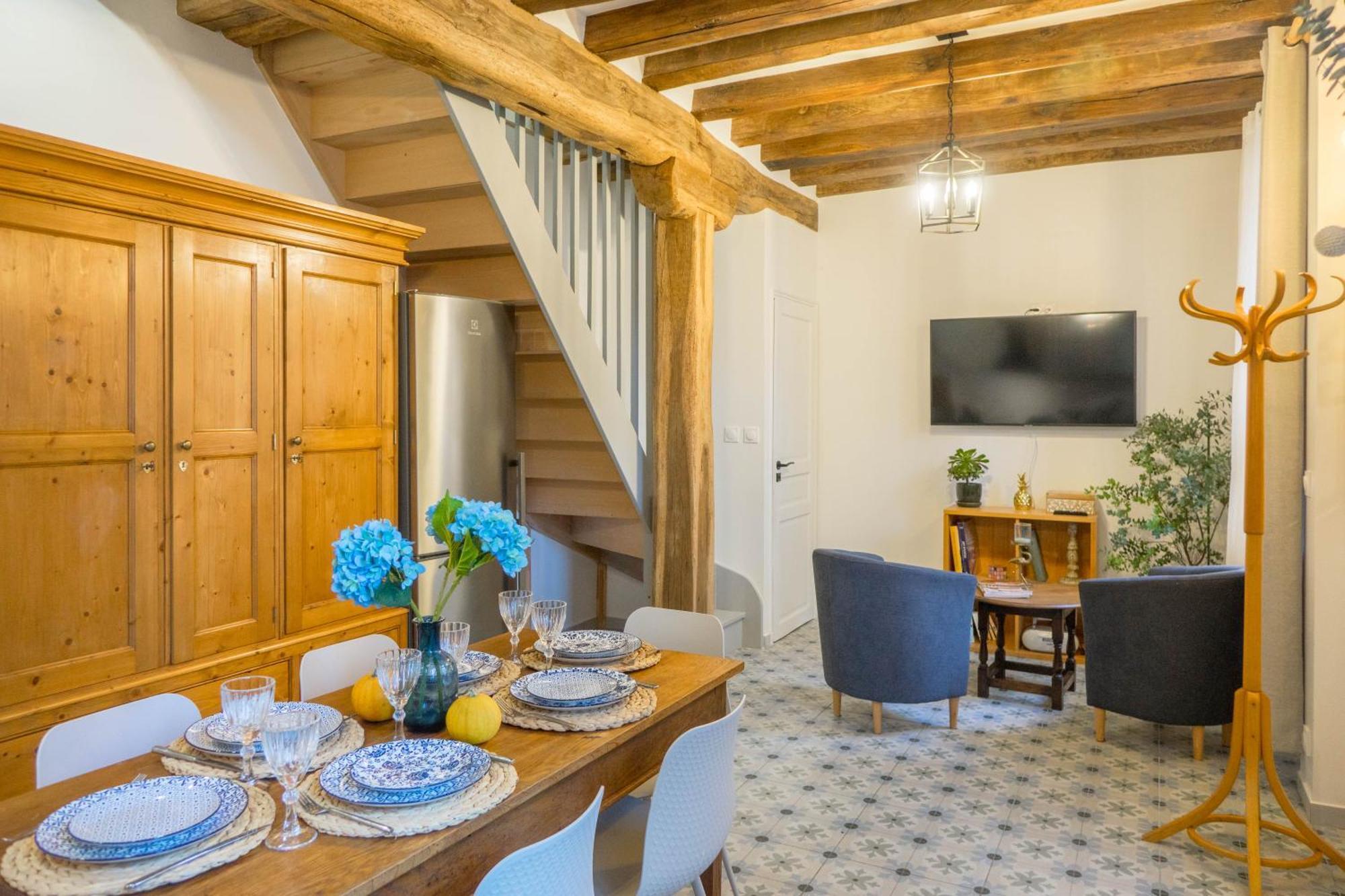 Domaine De Charme Au Coeur D'Orleans Classe 3 Etoiles - Bords De Loire - 21 Couchages Avec Parkings Prives Exterior photo